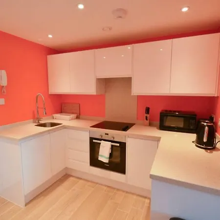 Modern Studio Flat In Clifton